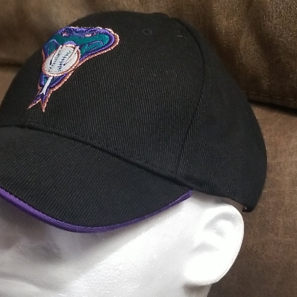 HAT - Picture 2 of 6